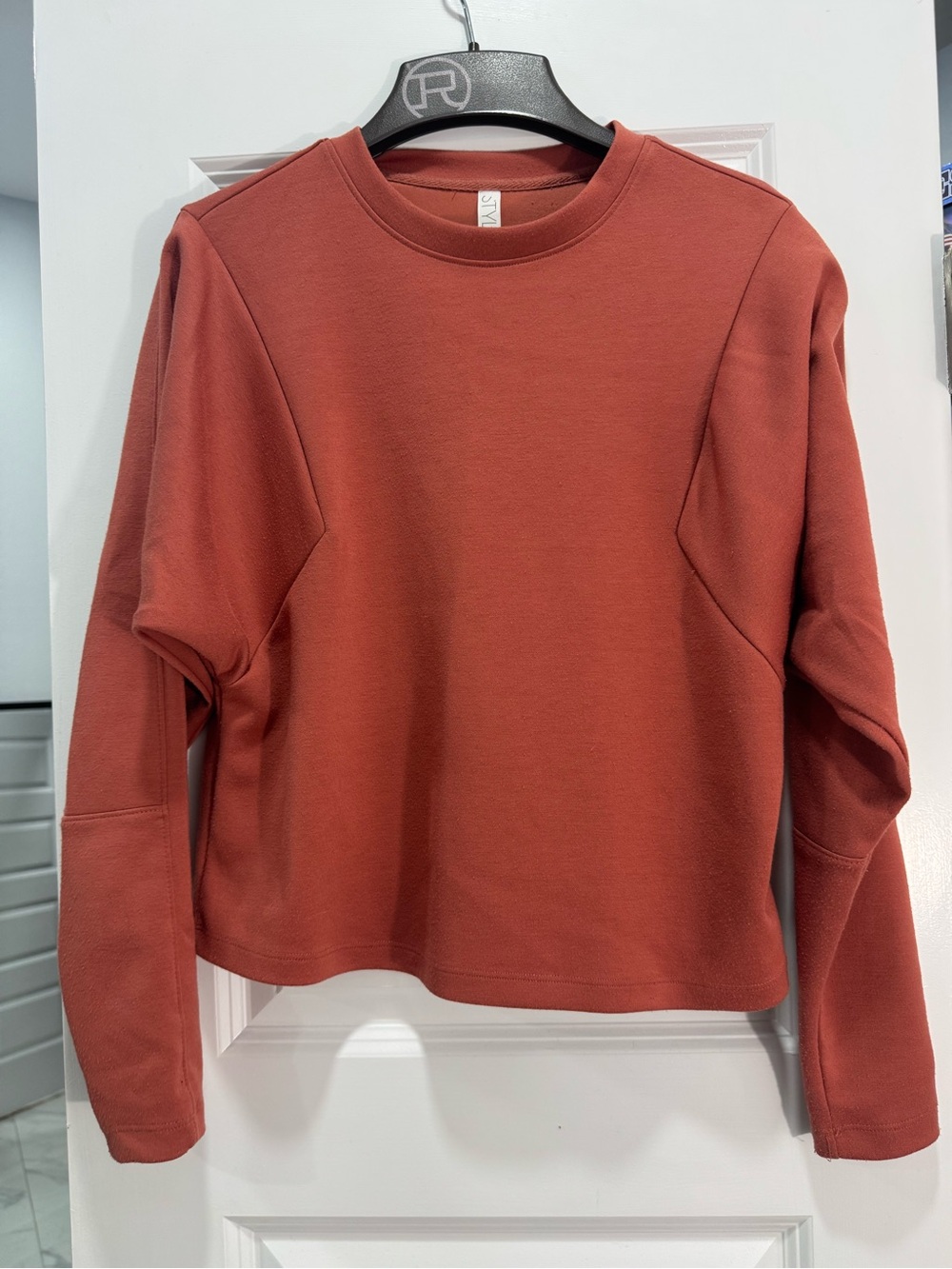 Girls Rust Crewneck Long-Sleeve Top - Stylus Size XS